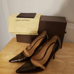 LV MONOGRAM LOGO HEELS PATENT LEATHER    ONLY WEAR ON SOLE 100.00 OFFER